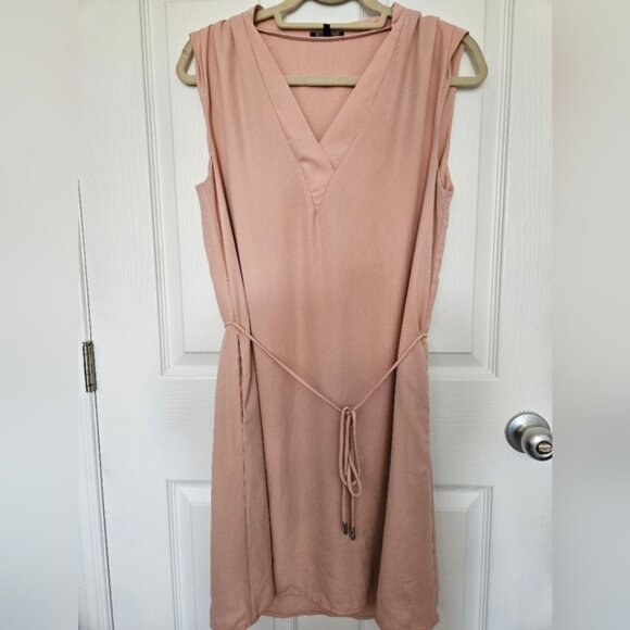 RW&CO. Dresses & Skirts - RW & CO Dress in light peach medium